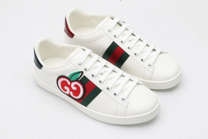 GC LOW-TOP SNEAKER