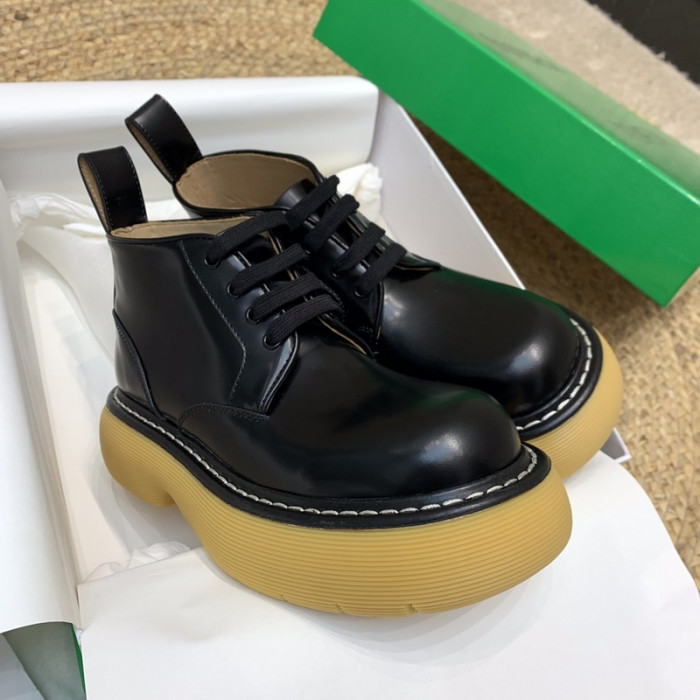 Bo*te*ga ve*ne*ta sneaker