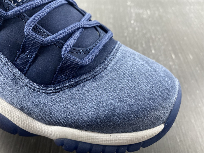 Air Jordan 11 WMNS “Midnight Navy” AR0715-441