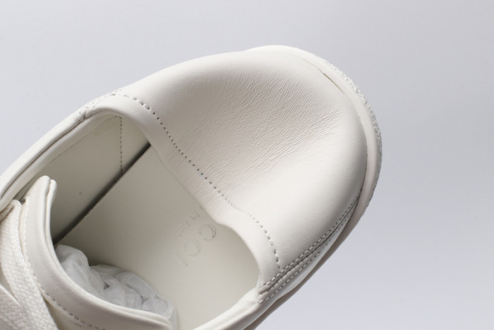 GC ACE EMBROIDERED LOW-TOP SNEAKER GC-17