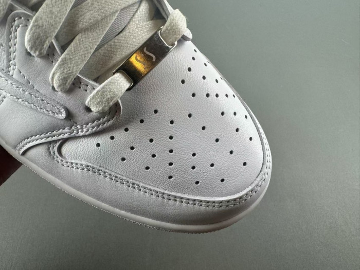 Travis Scott x Air Jordan 1 Low TD1228-111