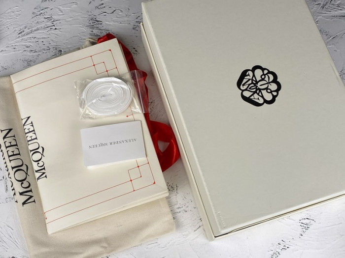 a1exa*der Mcqv*en sole sneakers black