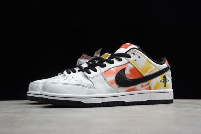 NIKE SB DUNK LOW ROSWELL RAYGUN WHITE BQ6832-101