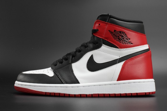 AIR JORDAN 1 High OG “Black Toe” white/ black-varsity red mens 555088-125