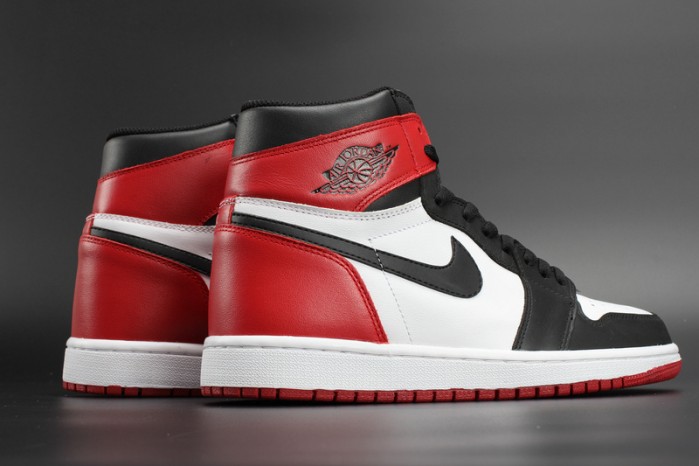 AIR JORDAN 1 High OG “Black Toe” white/ black-varsity red mens 555088-125