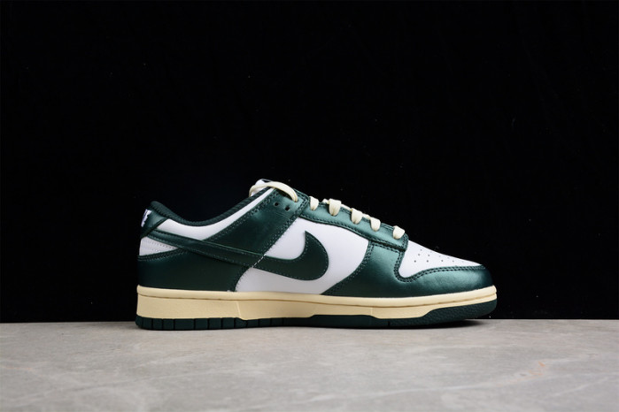NIKE SB DUNK LOW “VINTAGE GREEN” DQ8580-100