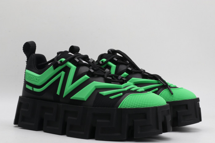 VERSA CHAIN REACTION SNEAKERS