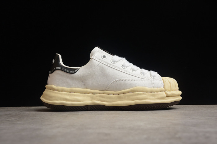 Ma*s*n mihara yasuhiro sneaker mmy-1