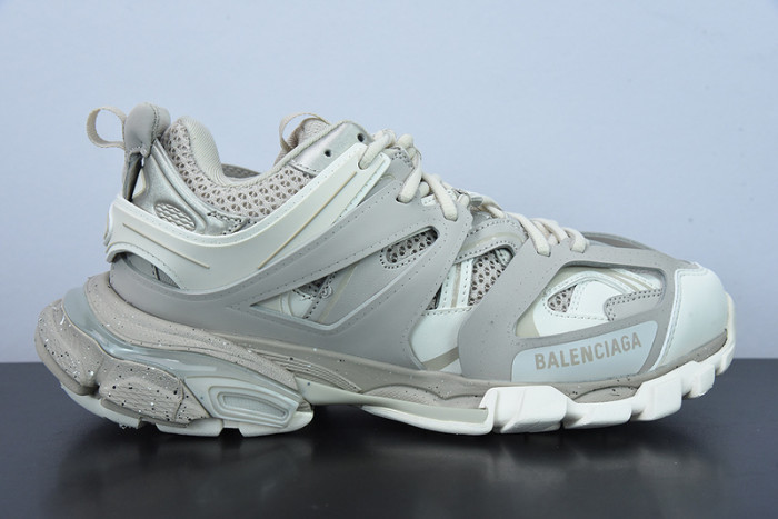 BC TRACK 542023 W3FE4 9697