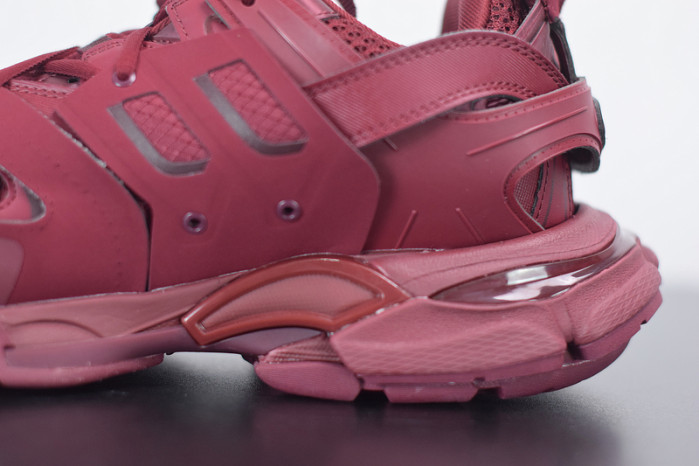 BC TRAINERS TRACK 2.0 542023 W2LA1 5504