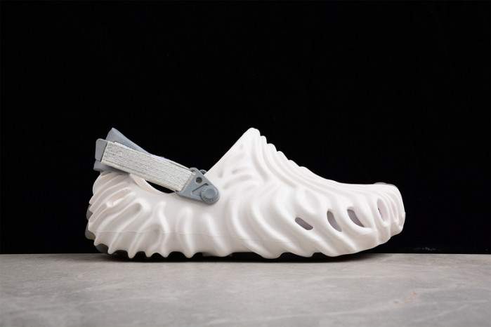 Cr*0*s pollex clog by salehe bembury spackle almost white