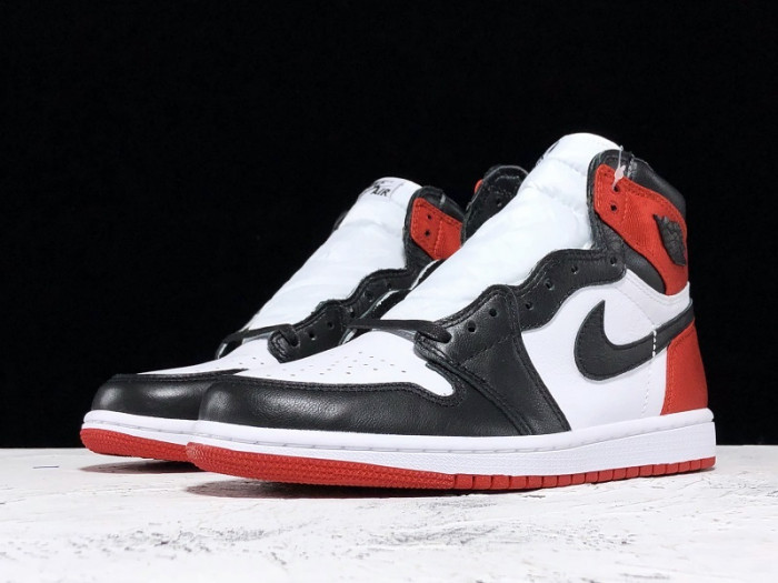 Jordan 1 Retro High Satin Black Toe - CD0461-016