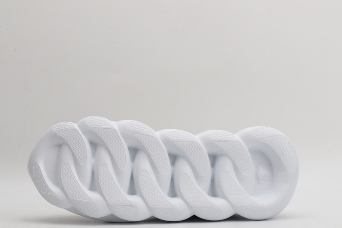 VERSA CHAIN REACTION SNEAKERS