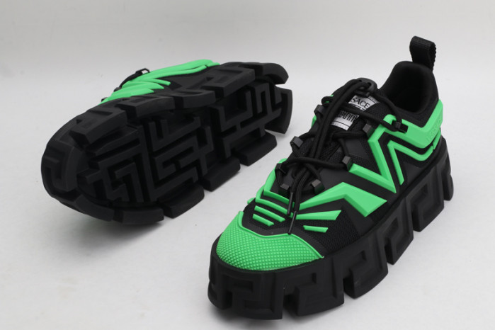 VERSA CHAIN REACTION SNEAKERS