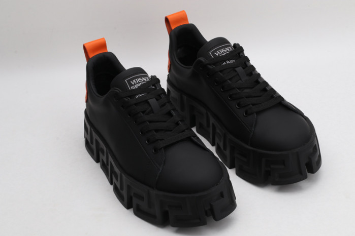 VERSA CHAIN REACTION SNEAKERS