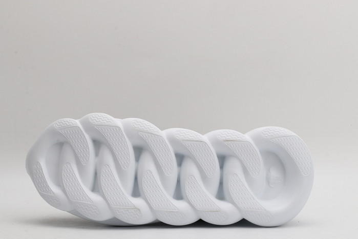 VERSA CHAIN REACTION SNEAKERS