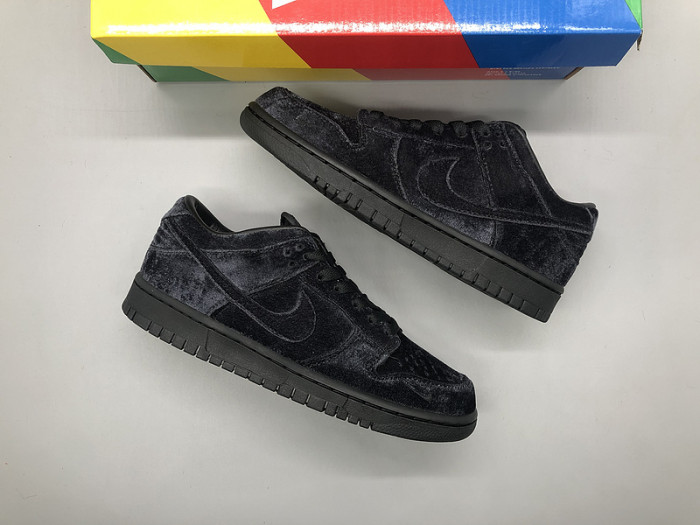 Dover Street Market x Nike Dunk Low Triple Black DH2686-002