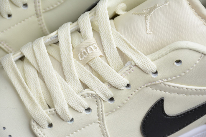 WMNS AIR JORDAN 1 LOW 