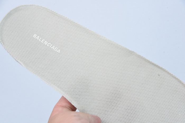 BC TRACK 542023 W3FE4 9697