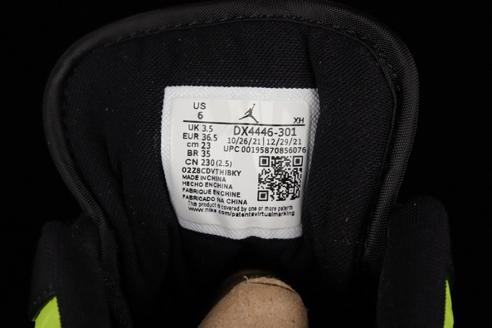 AIR JORDAN 1 LOW "VIVID GREEN SNAKESKIN