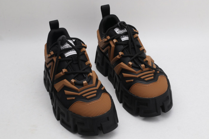 VERSA CHAIN REACTION SNEAKERS