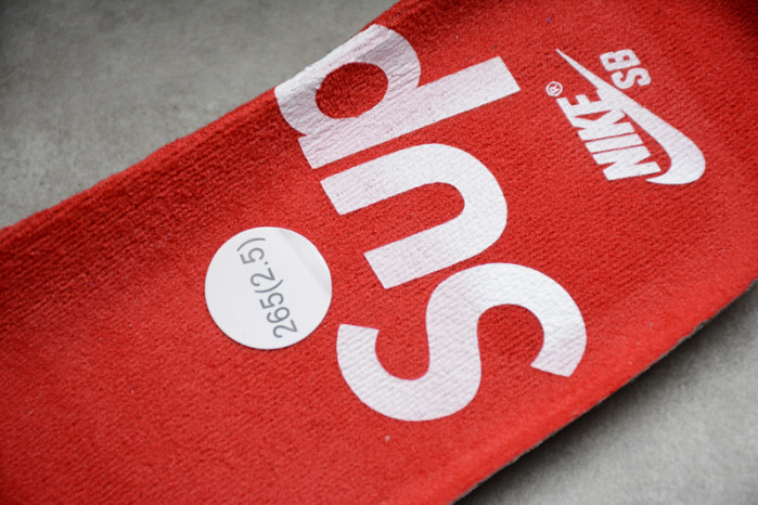 S*p*e x nike sb dunk low dh3228-102