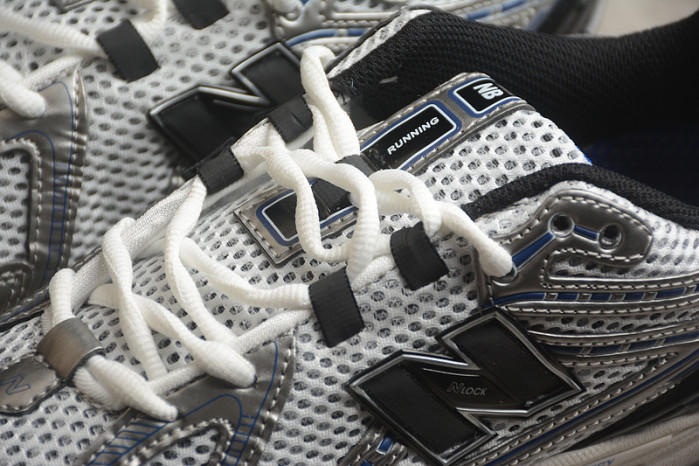 new Ba1an*e m1906rcd silver metallic