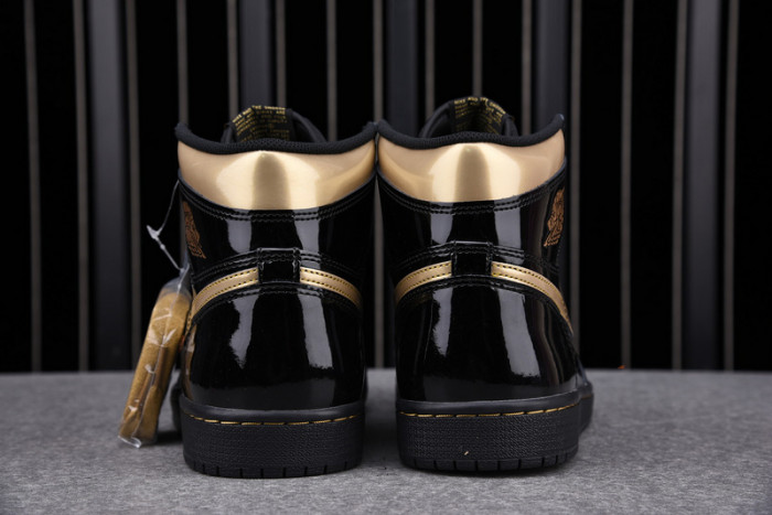 Jordan 1 Retro High Black Metallic Gold (2020) - 555088-032