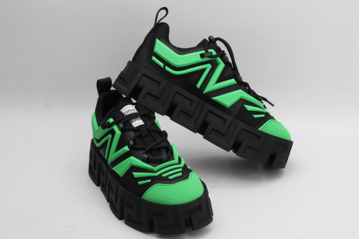 VERSA CHAIN REACTION SNEAKERS