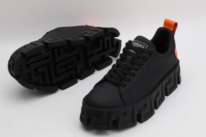 VERSA CHAIN REACTION SNEAKERS