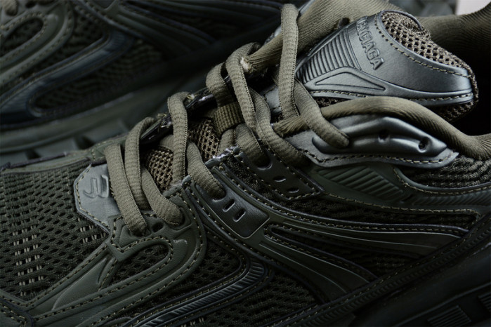 BC DEFENDER RUBBER PLATFORM SNEAKERS W2RA63000