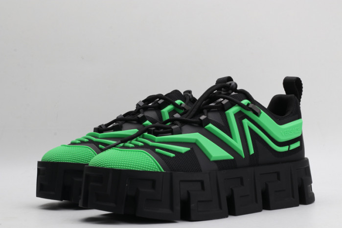 VERSA CHAIN REACTION SNEAKERS