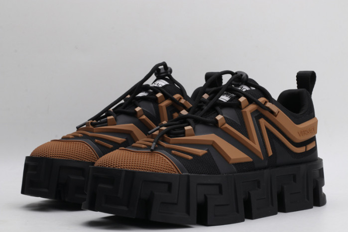 VERSA CHAIN REACTION SNEAKERS