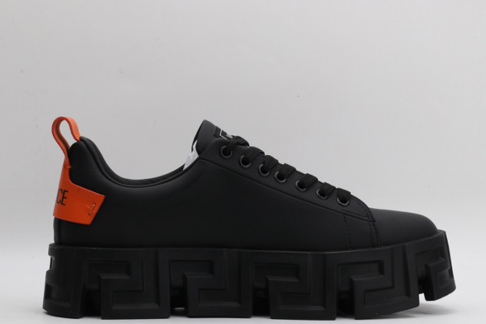 VERSA CHAIN REACTION SNEAKERS