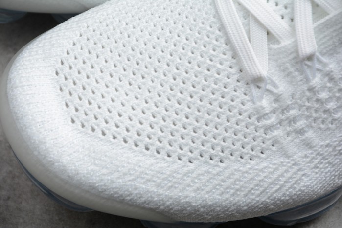 Nike Mens Air VaporMax Flyknit 2.0 Triple White 942842-100