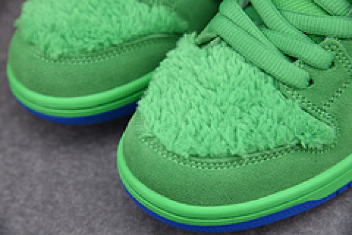 Nike SB Dunk Low "Grateful Dead - Green Bear" - CJ5378-300
